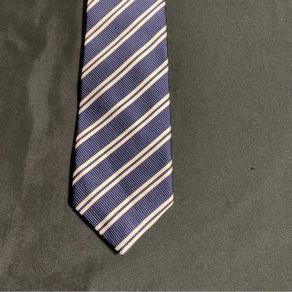 Children’s Place Boy Blue and White Tie with Snap Closure Size 4-7